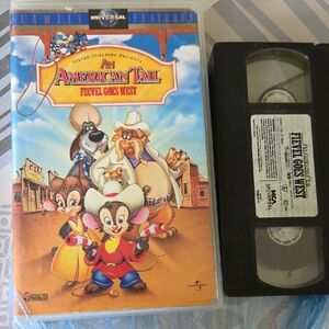 Universal An American Tail: Fievel Goes West VHS - Colorful Adventure